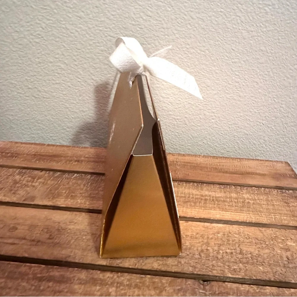 Chanel Gift‎ Box Ribbon Gold New Small